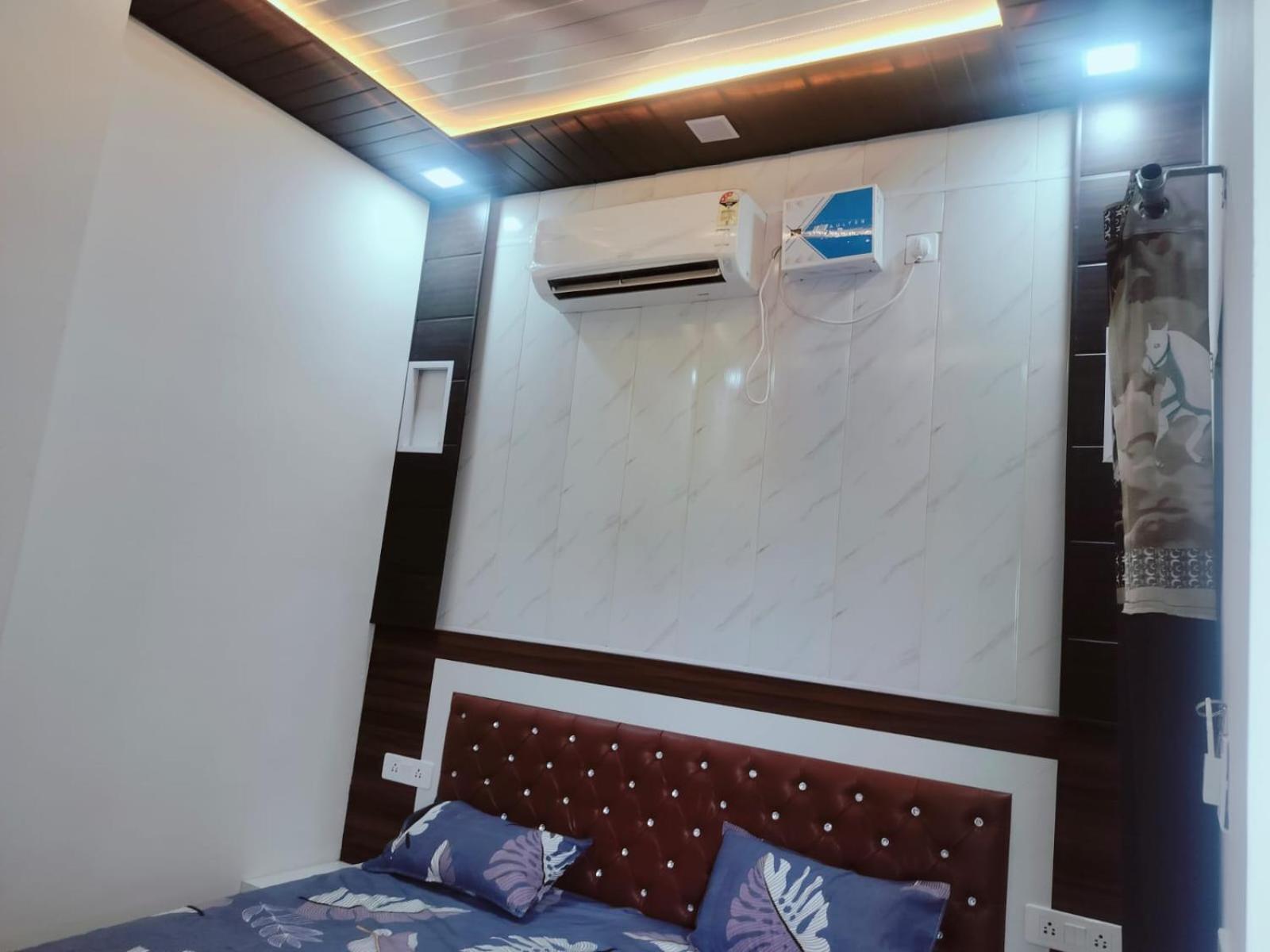Goenka Home Stay Barsana Chhata Exterior photo