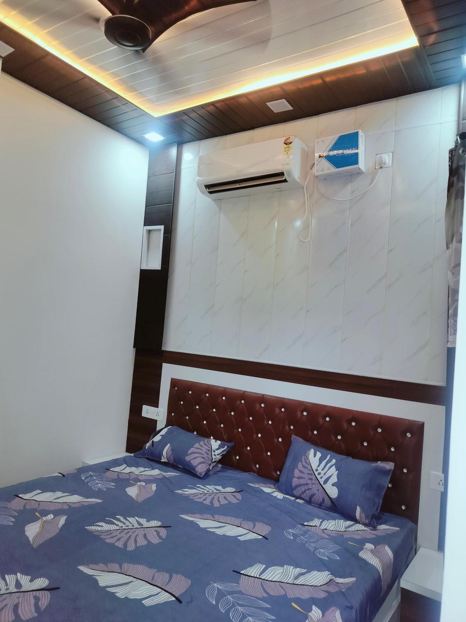 Goenka Home Stay Barsana Chhata Exterior photo